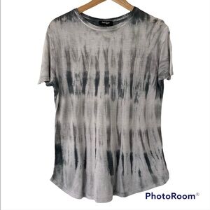 LORD & TAYLOR GREY SHORT SLEEVED TOP/TSHIRT WITH TIE DYE EFFECT, EXTRA SMALL
